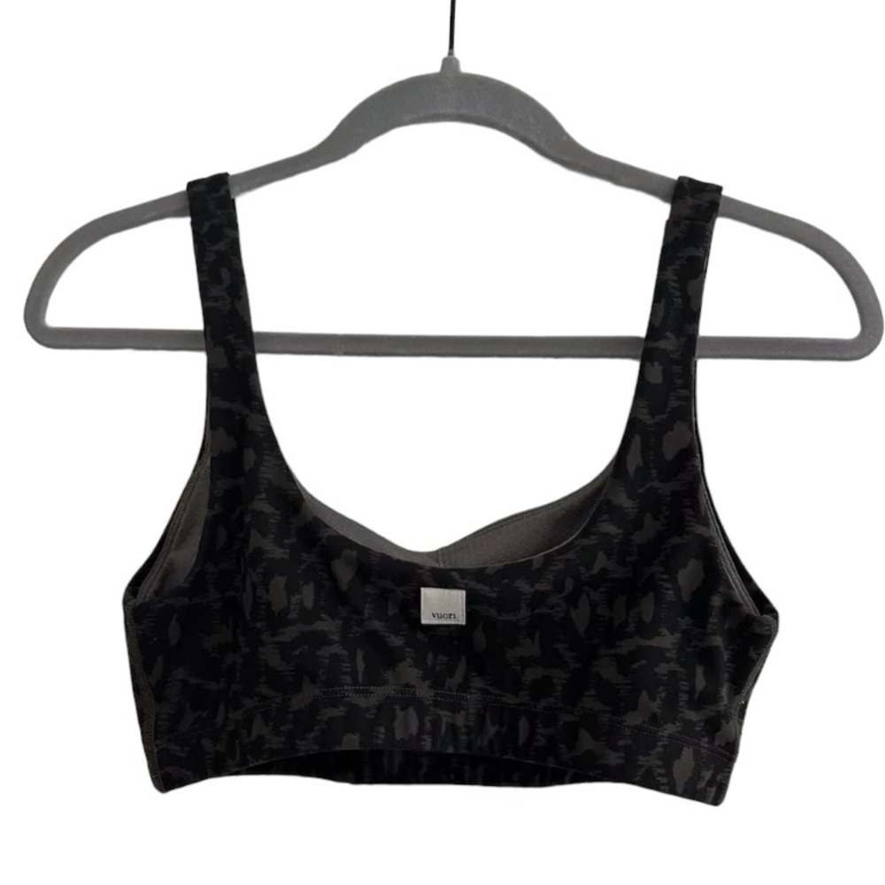 Vuori bike shorts and sports bra set Size M - Picture 3 of 7